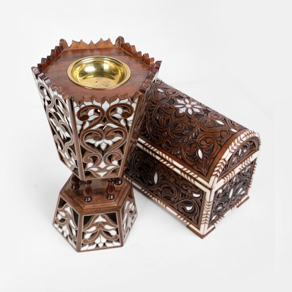 Wood and mother-of-pearl scent burner