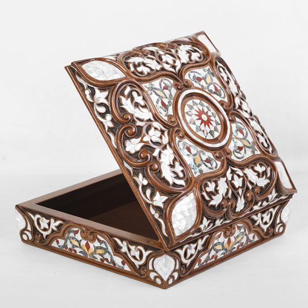 wallnut wood box inlaied with mother of pearl